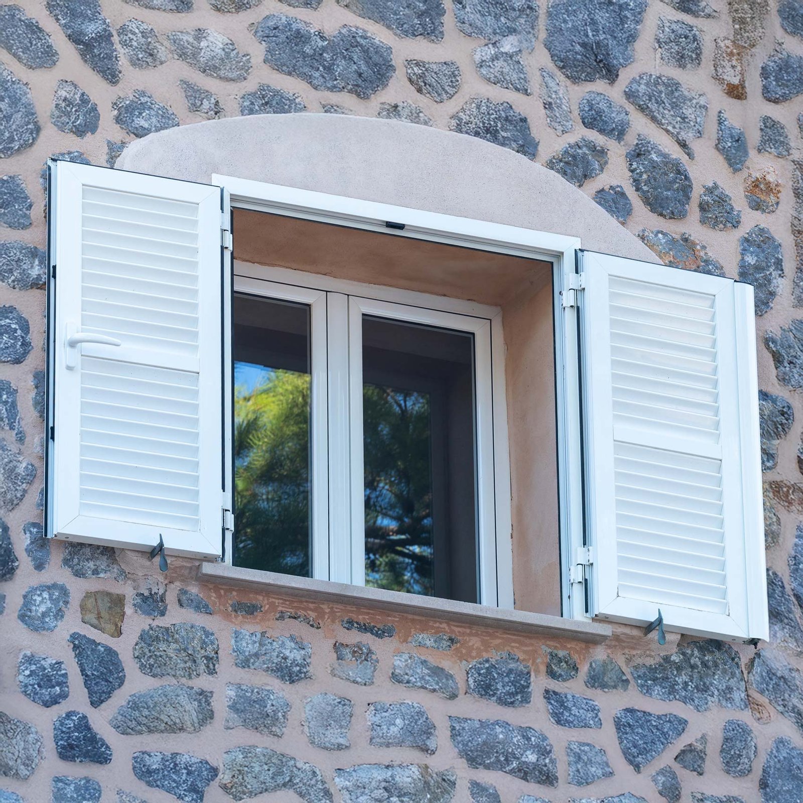 Me.Ge.Bat : Volets battants PVC dans le loiret (45)