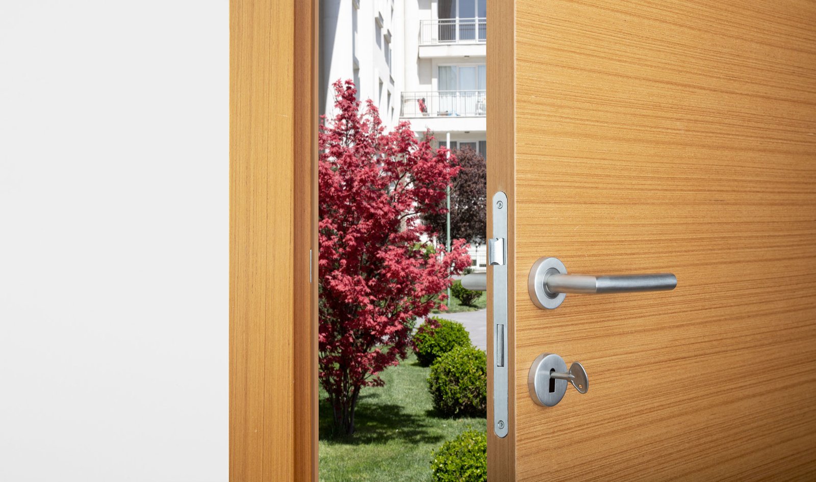 Me.Ge.Bat : Dormants et ouvrants robustes, parfaitement ajustés.